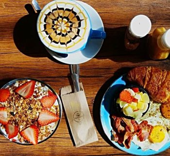 Yah – Yah Sayulita Café