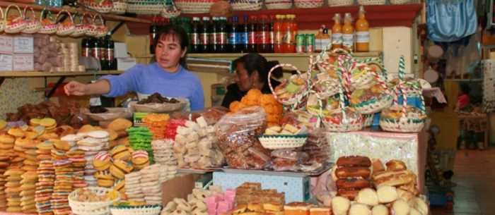 Chiapas-San-Cristobal-mercado de dulces y artesanias