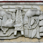 Mural escultórico a la cultura Totonaca