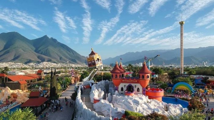 parque-plaza sésamo-MTY