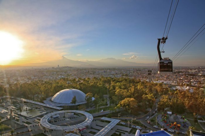 teleférico-Puebla-Ciudad-vista-día-volcán