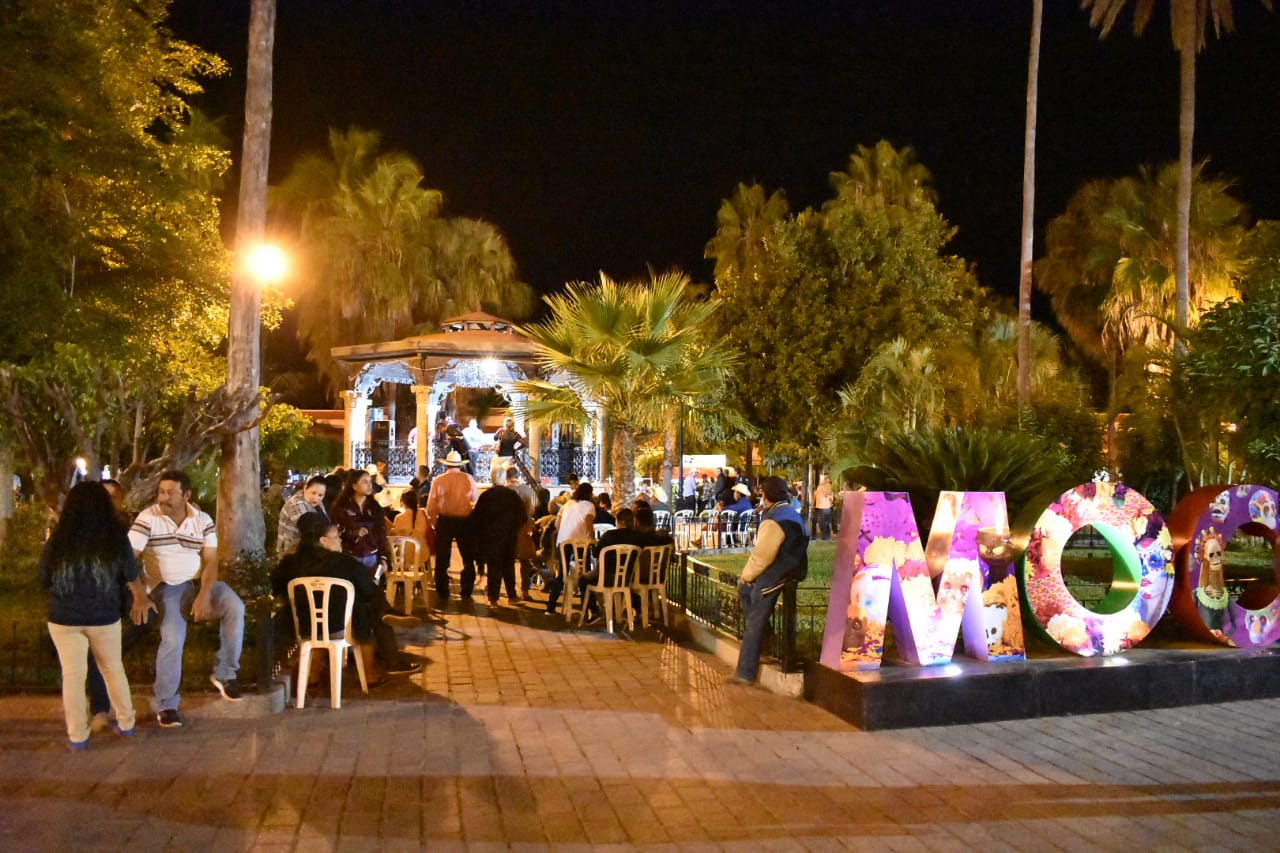 Viernes de plaza en Mocorito