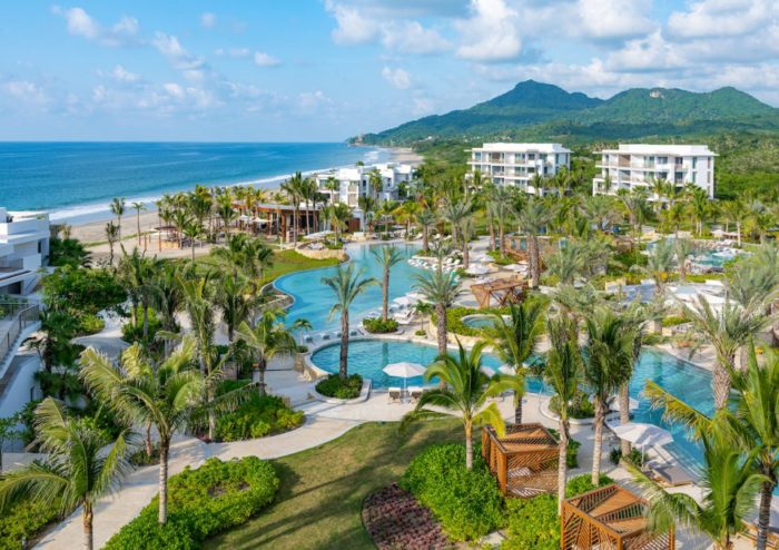 CONRAD-PUNTA-DE-MITA-Nayarit-Albercas-palmeras